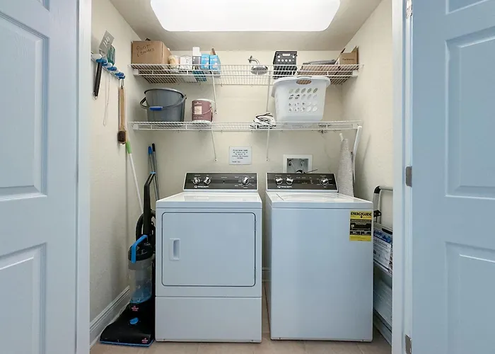 Holiday home Crystal Shores West 906