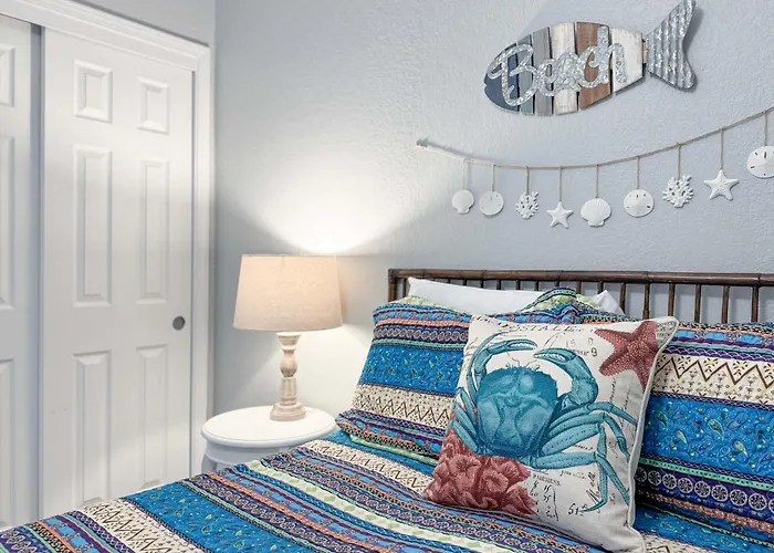 Crystal Shores West 906